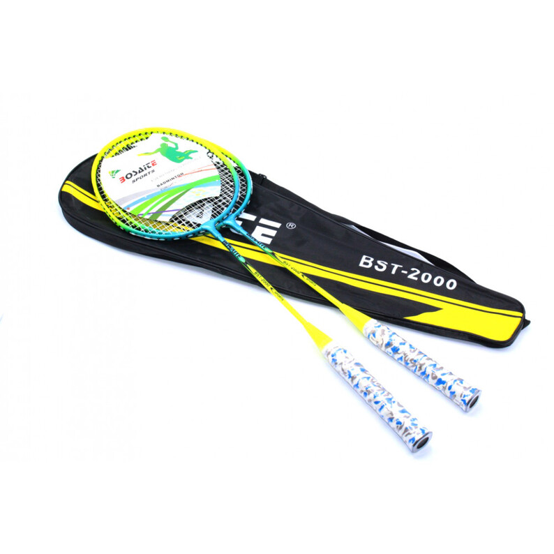 Badminton game with a 66 cm metal bag